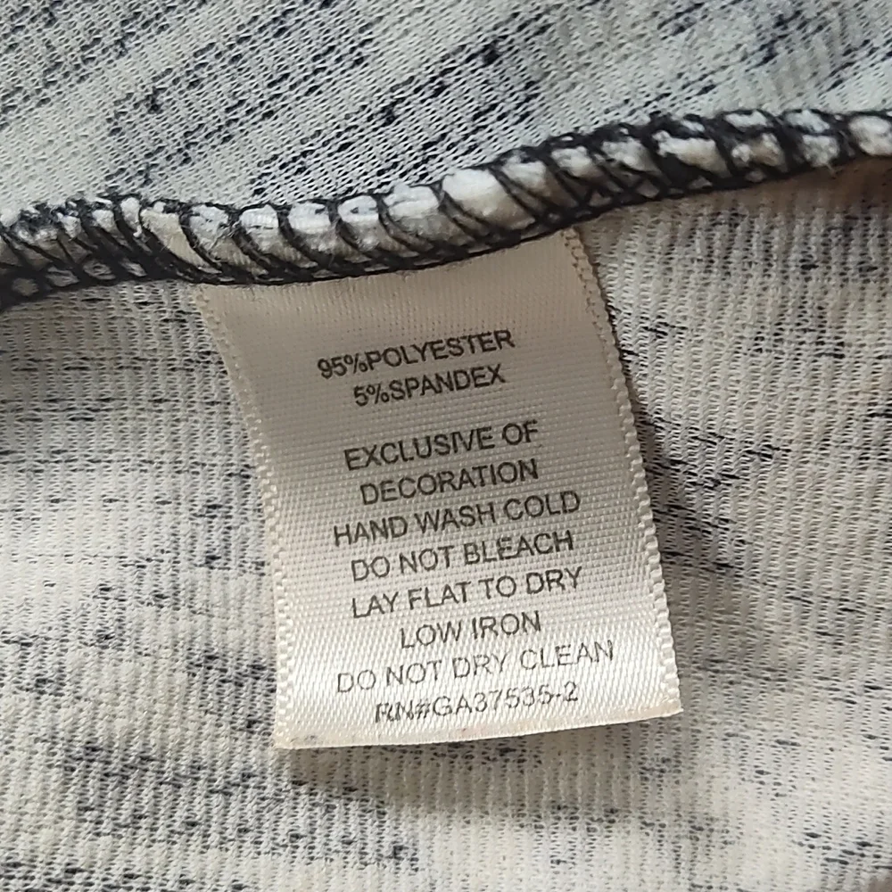 NWOT Black and White V Neck Flirty Fall Dress Size S - Picture 4 of 4